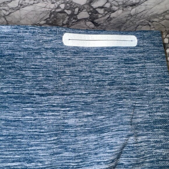 Under Armour Women’s Large Compression Fit Blue Tight - Picture 2 of 4